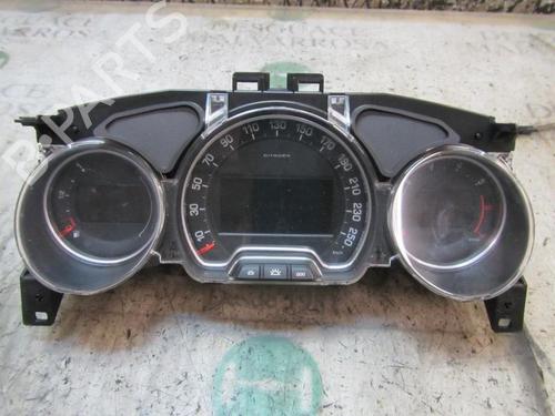 Used Instrument cluster Instrument cluster CITROËN C5 III (RD_) 2.0 16V (RDRFJC, RDRFJF) (140 hp) 3844817 3844817