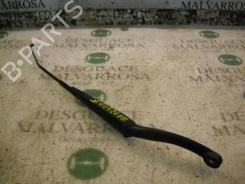 Used Front windshield wiper arm PEUGEOT 307 Break (3E) 2.0 HDI 110 (107 hp) 3788930