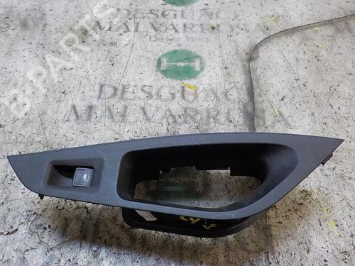 Used Right rear window switch Right rear window switch SEAT LEON (5F1) 1.6 TDI (115 hp) 3997952 3997952