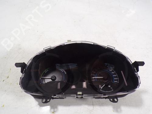 Used Instrument cluster Instrument cluster TOYOTA AURIS (_E18_) 1.8 Hybrid (ZWE186_, ZWE186R) (136 hp) 8938289 8938289