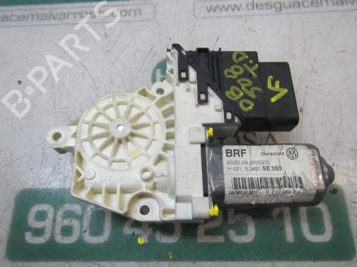 Rudehejsemotor bagstkærm højre SEAT LEON (1P1) 1.9 TDI (105 hp) 3866279