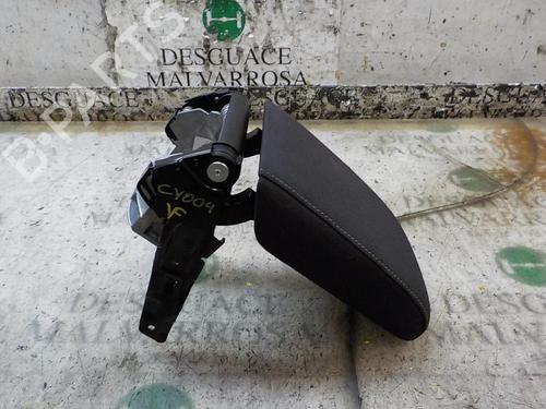 Used Armrest / Center console Armrest / Center console VW GOLF VII (5G1, BQ1, BE1, BE2) 1.6 TDI (110 hp) 7152290 7152290