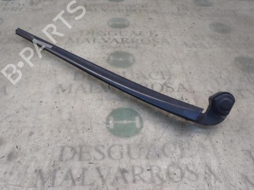Used Front windshield wiper arm SEAT LEON (1P1) 1.9 TDI (105 hp) 3799062