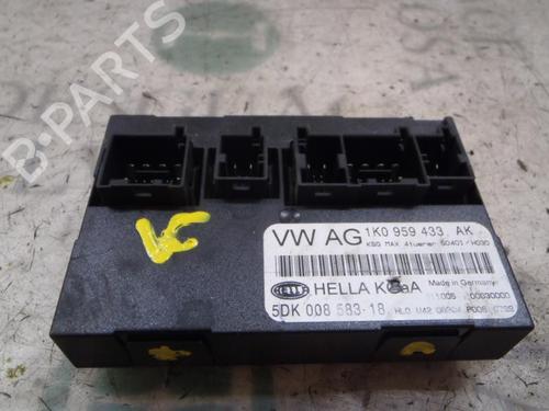 Used Electronic module SEAT LEON (1P1) 1.9 TDI (105 hp) 3823611