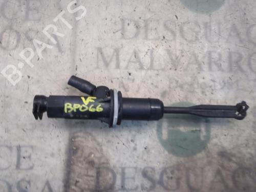 Used Clutch slave cylinder DACIA SANDERO 1.5 dCi (68 hp) 14268929