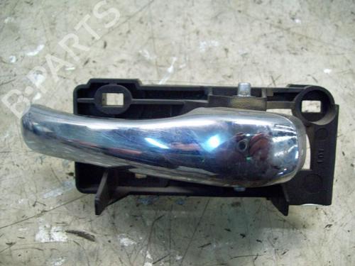 Used Front right interior door handle Front right interior door handle ALFA ROMEO 147 (937_) 1.6 16V T.SPARK (937.AXA1A, 937.AXB1A, 937.BXB1A) (120 hp) 3765629 3765629