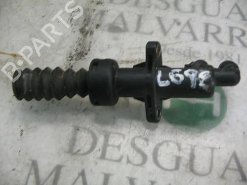 Used Clutch slave cylinder PEUGEOT 407 (6D_) 2.0 HDi 135 (6DRHRH, 6DRHRE, 6DRHRG, 6DRHRJ) (136 hp) 14294622