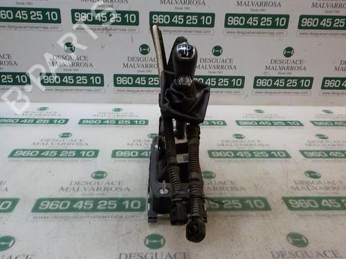 Gear lever SKODA OCTAVIA III Combi (5E5, 5E6) 1.6 TDI 5Q0711049AP | 5Q0711049AP