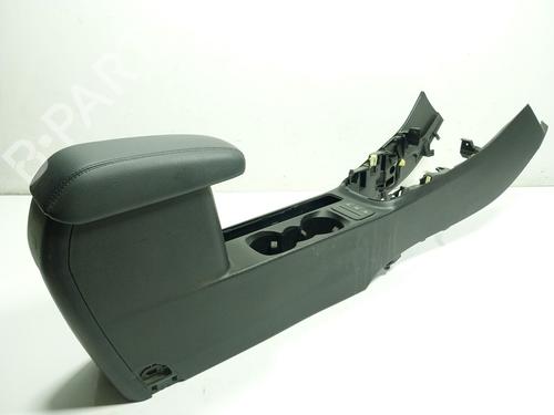 Used Armrest / Center console Armrest / Center console FORD FIESTA VII (HJ, HF) 1.0 EcoBoost (101 hp) 19485666 19485666