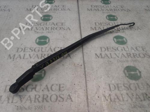 Used Front windshield wiper arm NISSAN PRIMERA (P12) 2.2 Di (126 hp) 3807780