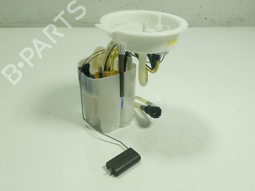 Used Fuel pump BMW X1 (F48) xDrive 20 d (190 hp) 26571334