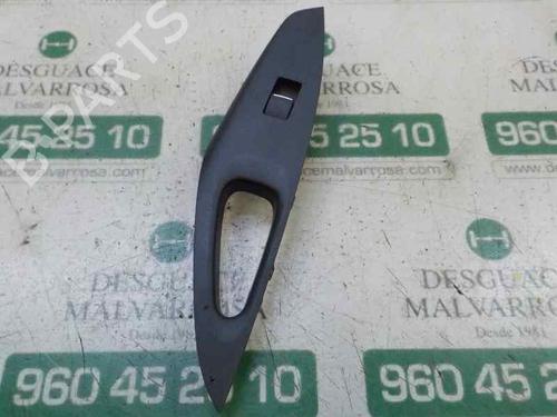 Used Right rear window switch Right rear window switch TOYOTA COROLLA Estate (_E21_) 2.0 Hybrid (MZEH12) (180 hp) 9104538 9104538