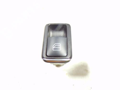 Used Right rear window switch Right rear window switch MERCEDES-BENZ B-CLASS Sports Tourer (W246, W242) B 180 CDI (246.200) (109 hp) 7637565 7637565