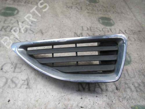 Used Grille RENAULT MEGANE I Classic (LA0/1_) 1.6 16V (LA00, LA04, LA0B, LA11, LA16, LA19, LA1J, LA1K,... (107 hp) 10058555