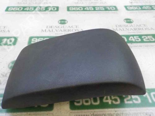 Used Armrest / Center console Armrest / Center console FORD MONDEO IV (BA7) 2.0 TDCi (140 hp) 7152377 7152377