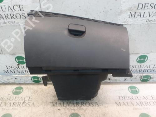 Used Glove box Glove box RENAULT MEGANE III Hatchback (BZ0/1_, B3_) 1.5 dCi (106 hp) 3799001 3799001
