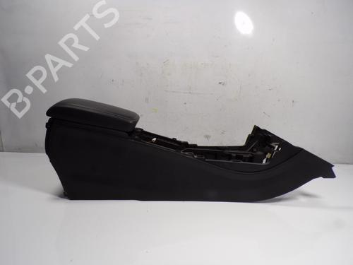 Used Armrest / Center console Armrest / Center console MERCEDES-BENZ A-CLASS (W176) A 180 CDI / d (176.012) (109 hp) 9256535 9256535