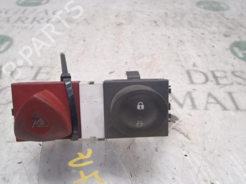 Used Warning switch RENAULT MEGANE II (BM0/1_, CM0/1_) 1.9 dCi (BM0G, CM0G) (120 hp) 3817345