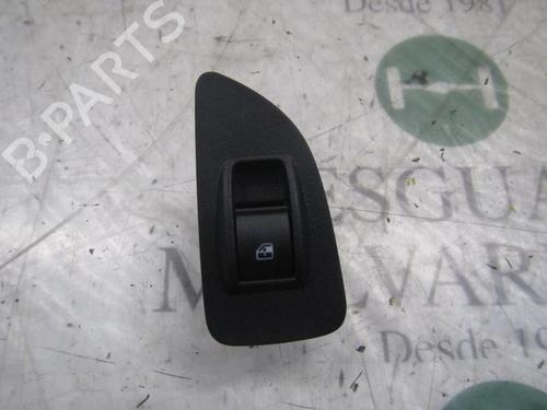 Used Right rear window switch Right rear window switch FIAT BRAVO II (198_) 1.9 D Multijet (198AXC1B) (150 hp) 4008807 4008807
