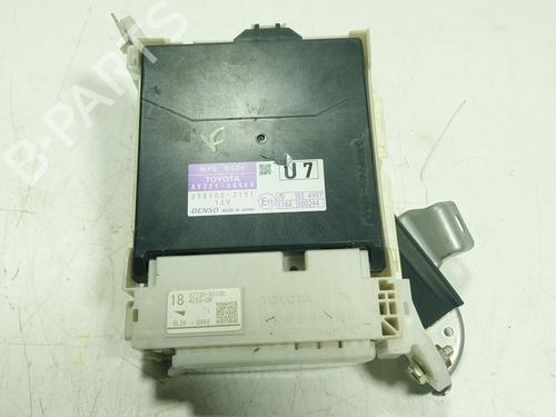 Used Fuse box Fuse box 30091517 30091517