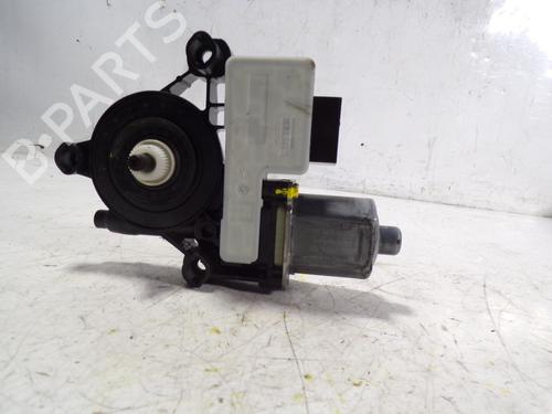 Rudehejsemotor bagstkærm højre SEAT LEON (5F1) [2012-2021]  9516064