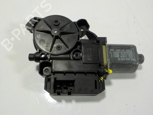 Right rear window motor VW POLO V (6R1, 6C1) 1.4 TDI | BP13318901E22 