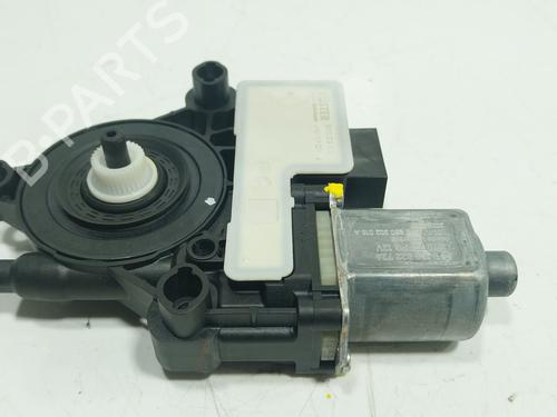 Used Right rear window motor Right rear window motor SKODA KAROQ (NU7, ND7) 1.5 TSI (150 hp) 35781577 35781577