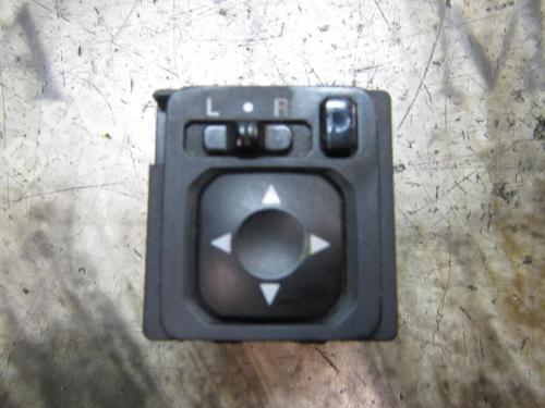Used Mirror switch Mirror switch MITSUBISHI GRANDIS (NA_W) 2.0 DI-D (NA8W) (136 hp) 4009492 4009492