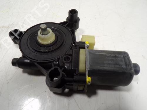 Used Right front window motor Right front window motor SKODA OCTAVIA III Combi (5E5, 5E6) 1.6 TDI (110 hp) 11033781 11033781