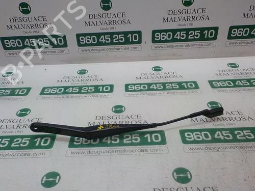Used Front windshield wiper arm Front windshield wiper arm 3867128 3867128