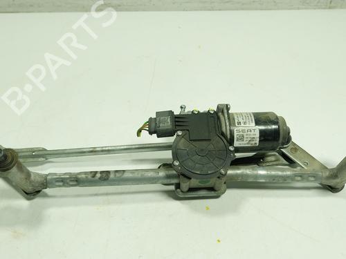 Used Front wiper motor SEAT ARONA (KJ7, KJP) 1.0 TSI (110 hp) 26039632