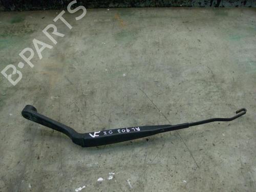 Used Front windshield wiper arm HYUNDAI COUPE II (GK) 1.6 16V (105 hp) 16907590