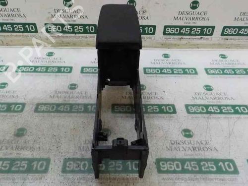 Used Armrest / Center console Armrest / Center console OPEL ASTRA J (P10) 2.0 CDTI (68) (160 hp) 7152359 7152359