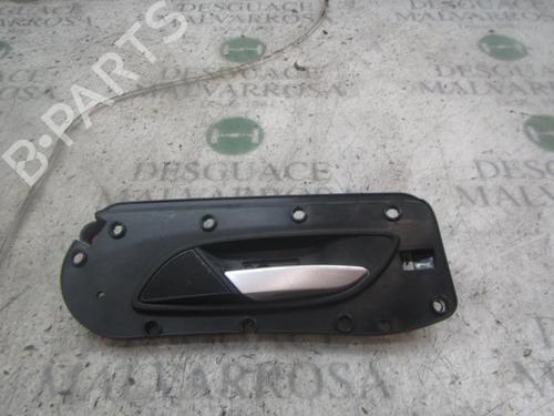 Used Front right interior door handle Front right interior door handle FIAT GRANDE PUNTO (199_) 1.4 (199AXB11, 199AXB1A, 199BXB1A, 199AXL1A) (77 hp) 3823771 3823771