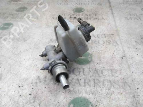 Used Brake master cylinder NISSAN INTERSTAR Van (X70) dCi 100 (99 hp) 3854735
