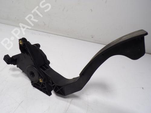 Used Pedal DACIA SANDERO II 1.5 dCi 75 / Blue dCi 75 (B8JW, B8M4, B8AH, B8M7, B8M6) (75 hp) 11239081