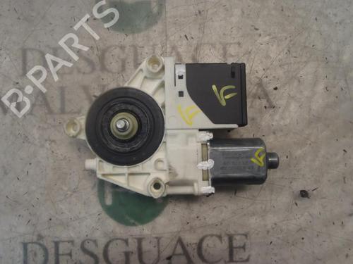 Used Left rear window motor Left rear window motor RENAULT MEGANE III Hatchback (BZ0/1_, B3_) 1.5 dCi (106 hp) 3807825 3807825