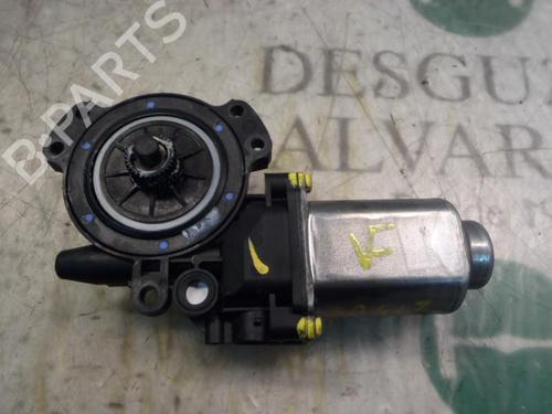 Used Right rear window motor HYUNDAI SANTA FÉ II (CM) 2.2 CRDi (155 hp) 3808199