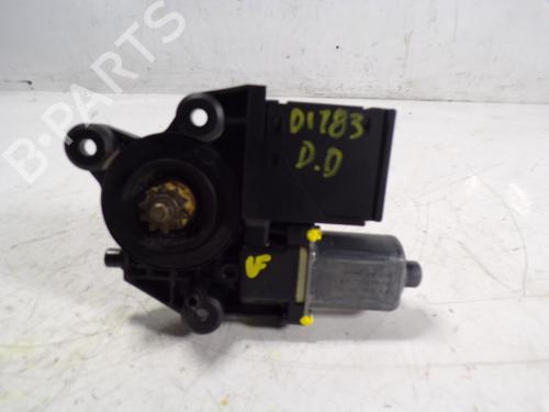 Motore alzacristalli anteriore destro RENAULT MEGANE III Hatchback (BZ0/1_, B3_) 1.5 dCi (106 hp) 9241219