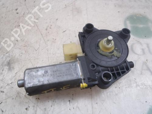 Rudehejsemotor bagstkærm venstre MERCEDES-BENZ C-CLASS (W203) [2000-2007]  3819175