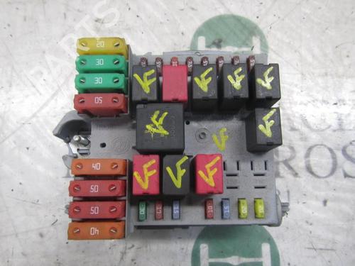 Used Fuse box Fuse box 4008827 4008827