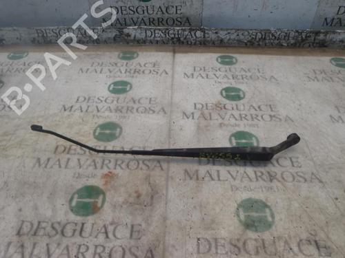Used Front windshield wiper arm Front windshield wiper arm SUZUKI LIANA (ER, RH_) 1.4 DDiS (RH 414D) (90 hp) 3804213 3804213