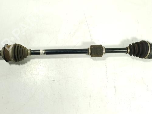 Used Right front driveshaft Right front driveshaft TOYOTA YARIS (_P13_) 1.5 Hybrid (NHP130_, NHP130) (101 hp) 36423268 36423268