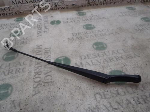 Used Front windshield wiper arm Front windshield wiper arm 3823977 3823977