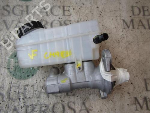 Used Brake master cylinder Brake master cylinder DACIA SANDERO II 1.5 dCi 75 / Blue dCi 75 (B8JW, B8M4, B8AH, B8M7, B8M6) (75 hp) 3825299 3825299