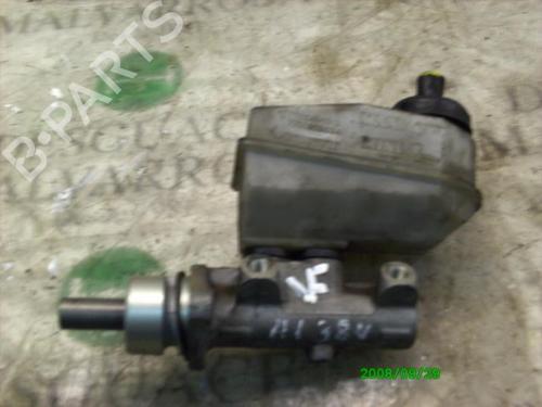Used Brake master cylinder Brake master cylinder RENAULT MEGANE I Coach (DA0/1_) 2.0 16V IDE (DA03, DA0P, DA14) (140 hp) 3740438 3740438