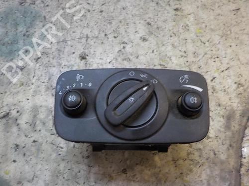 Used Headlight switch Headlight switch FORD FIESTA VI (CB1, CCN) 1.0 EcoBoost (100 hp) 3850590 3850590