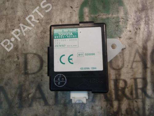 Used Electronic module Electronic module TOYOTA RAV 4 II (_A2_) 2.0 4WD (ACA21, ACA20) (150 hp) 3813858 3813858