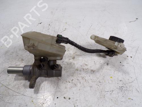 Used Brake master cylinder Brake master cylinder PEUGEOT 308 II (LB_, LP_, LW_, LH_, L3_) [2013-2021] 7261498 7261498