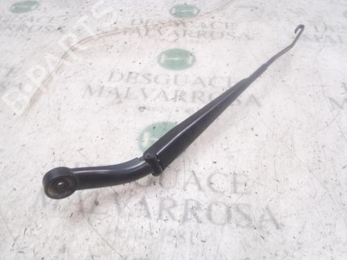 Used Front windshield wiper arm CADILLAC SRX 3.6 (258 hp) 4016296